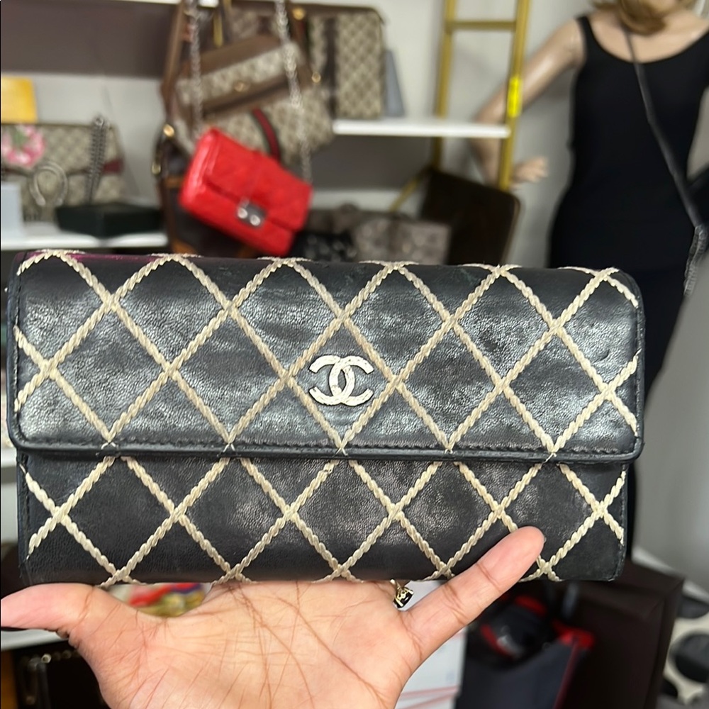 Chanel wallet